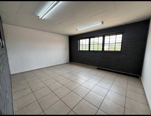 282M² WAREHOUSE TO LET IN STRIJDOMPARK